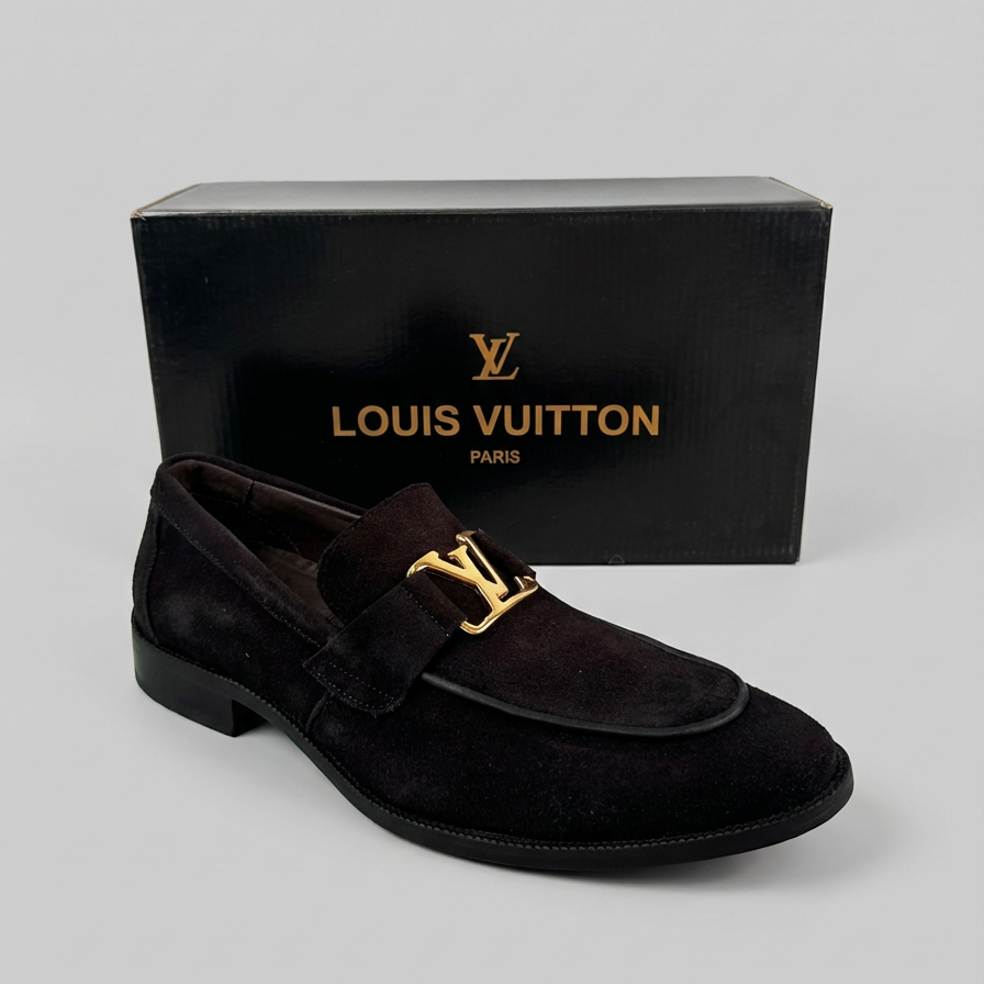 Sapato Loafer Social Louis Vuitton em Camurça