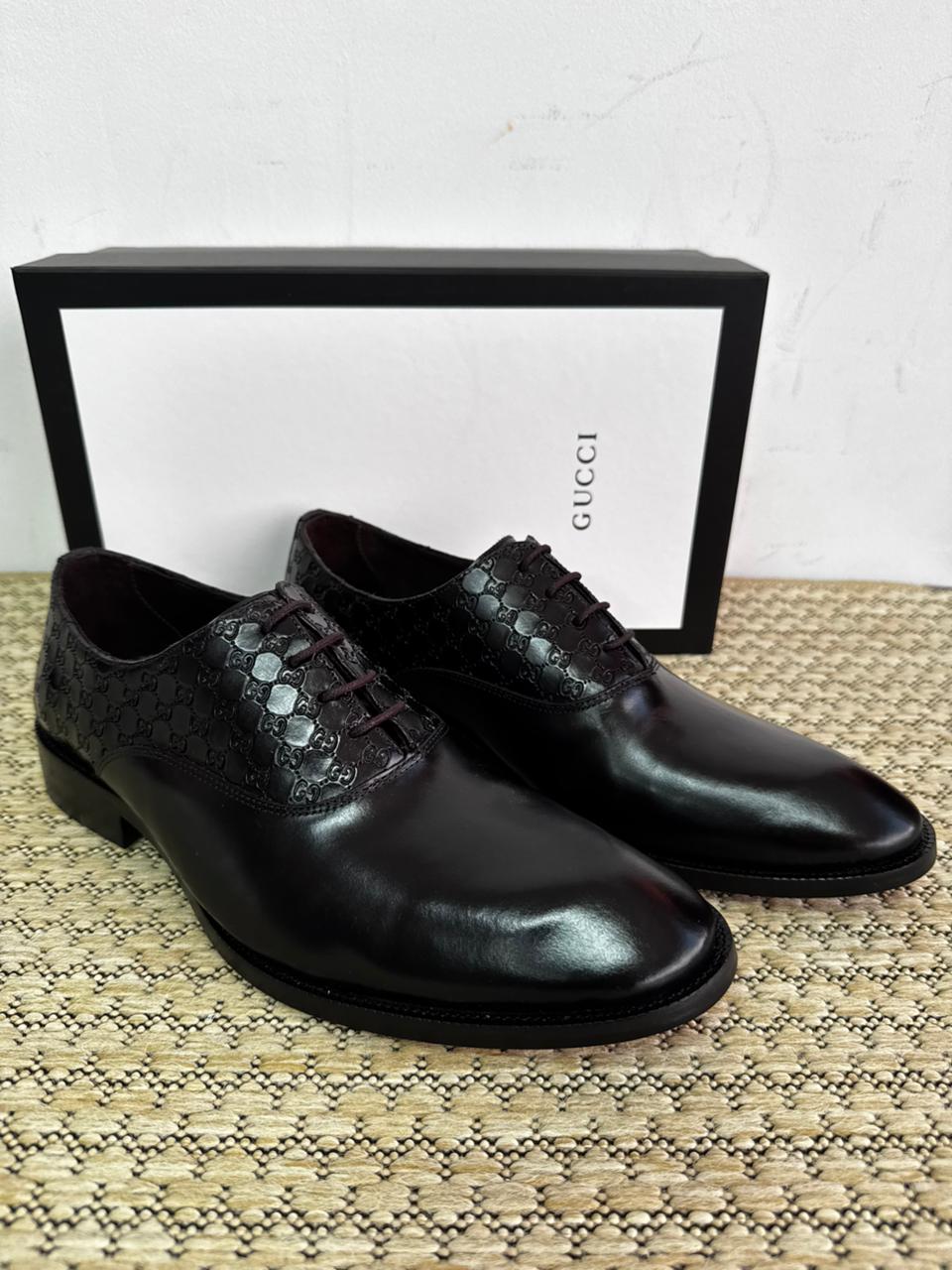 Sapato Derby Gucci Frequenciado Preto