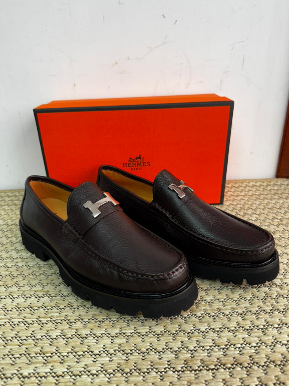 Loafer Gregoire Hermès Café Ultra Leve Metal Prata